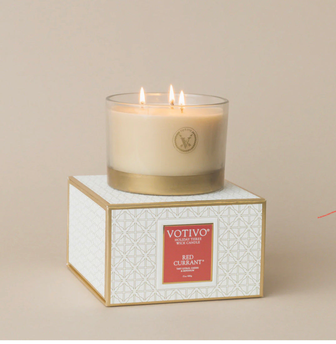 Votivo - 
Holiday 3 Wick Candle-Red Currant